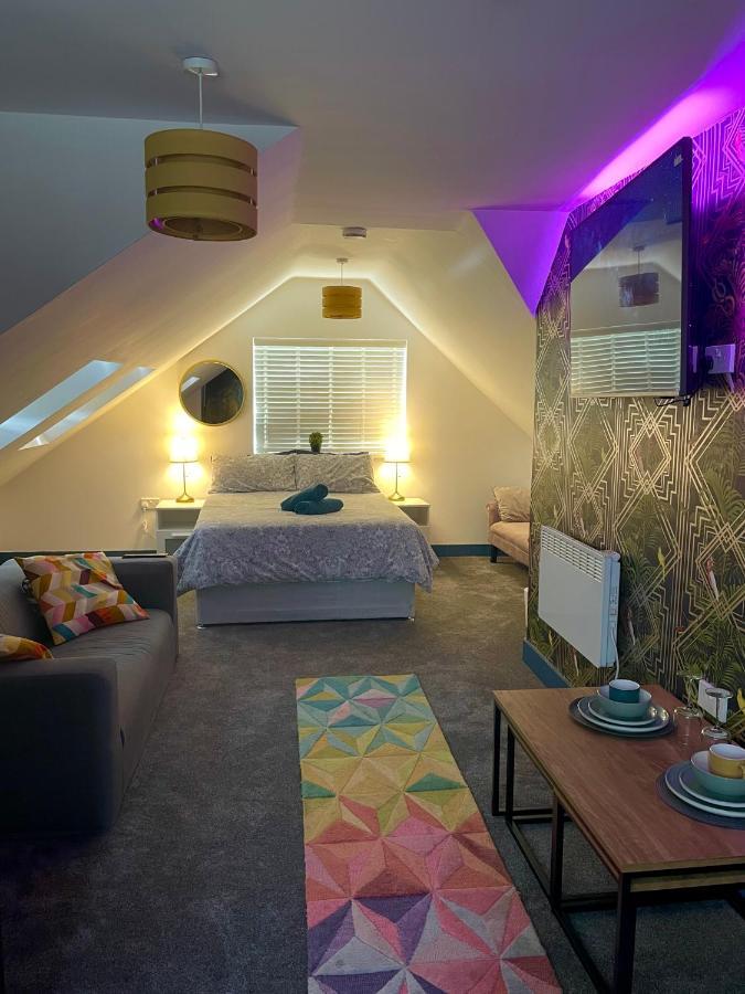 Vibrant & Modern Studio Apartment In Birmingam Exterior foto